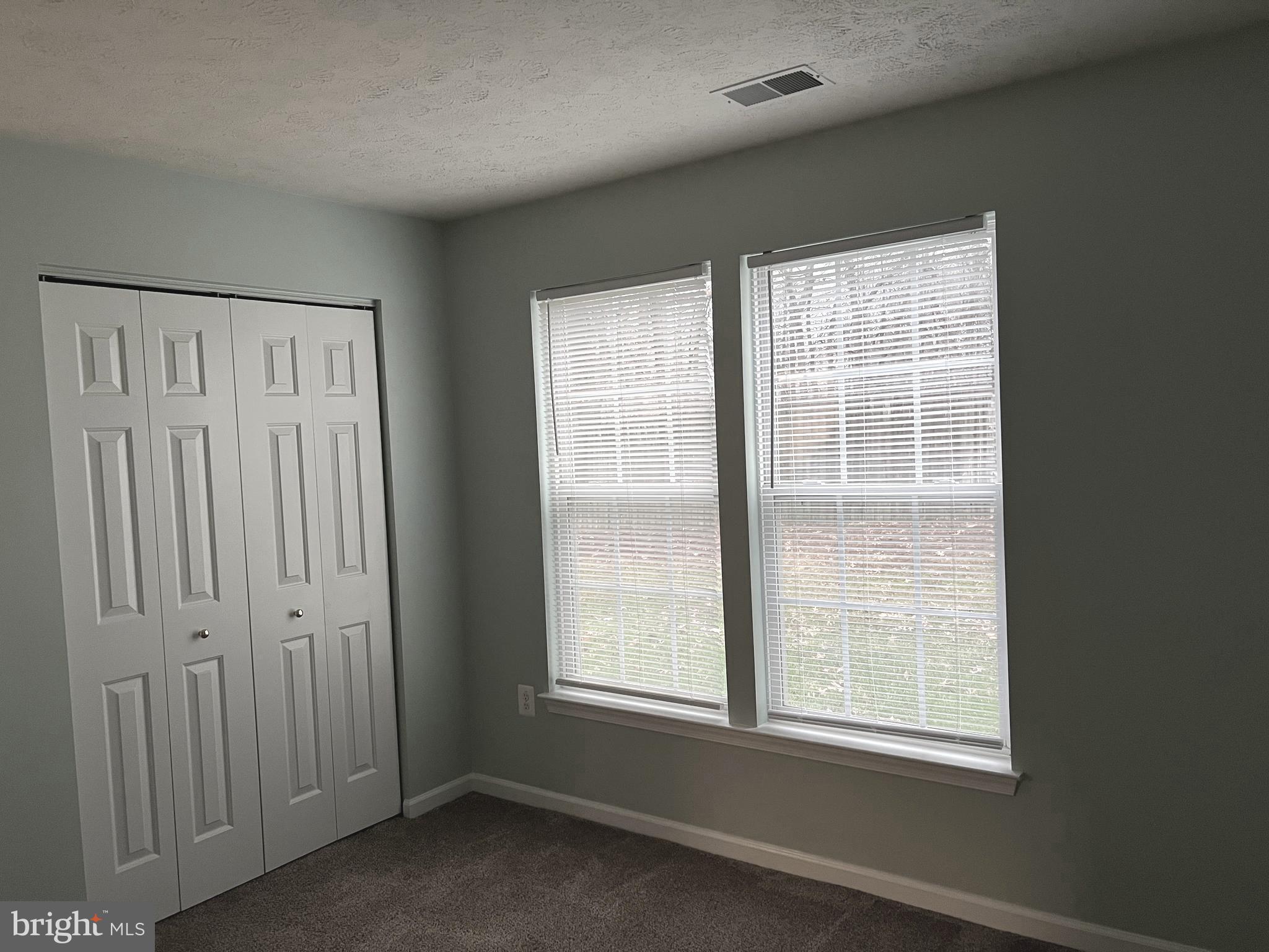 SILVER LAKE - Residential