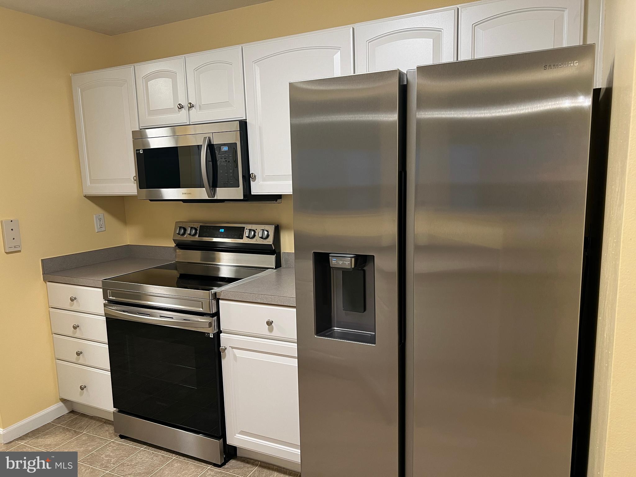 SILVER LAKE - Residential