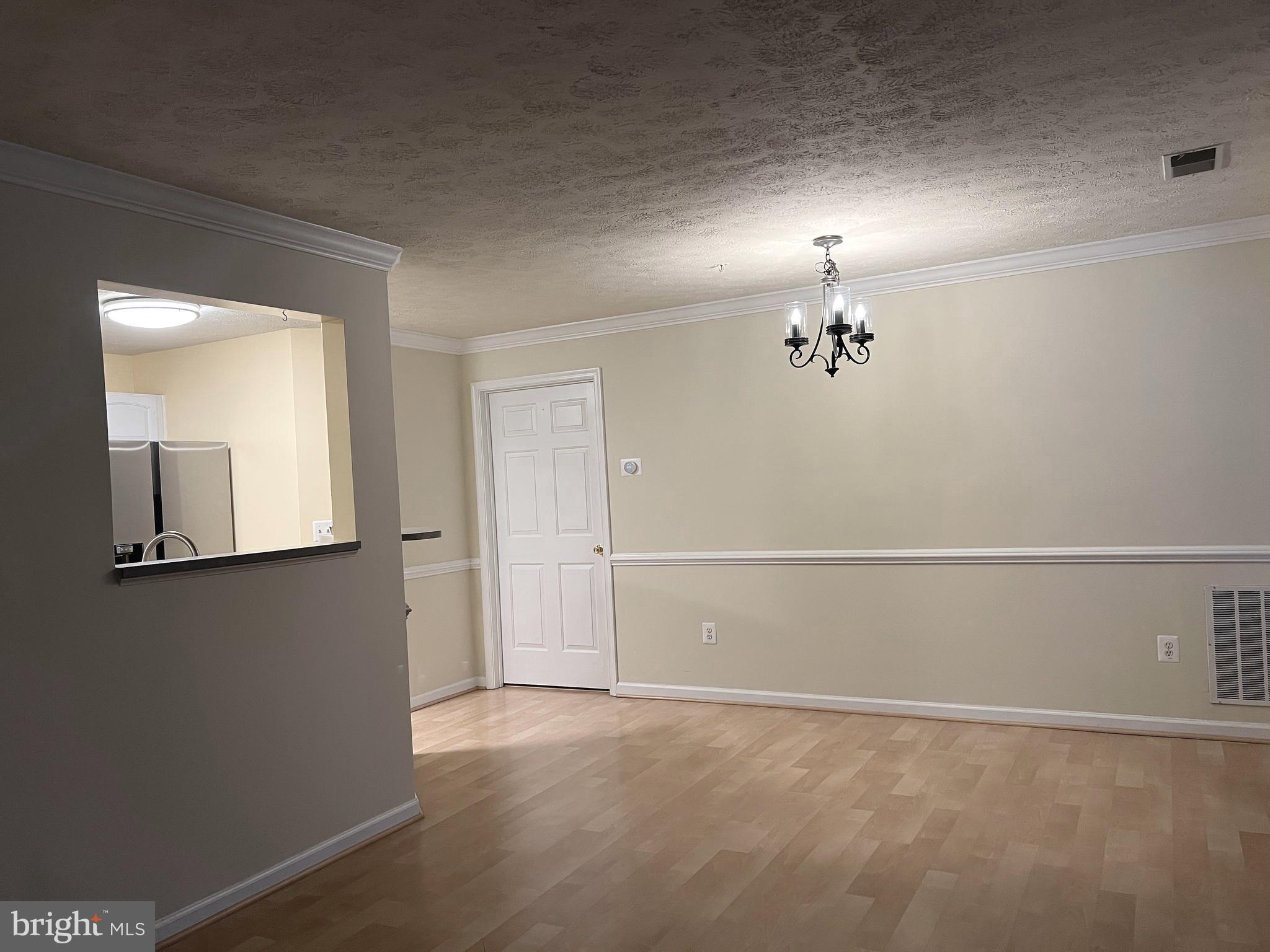 SILVER LAKE - Residential