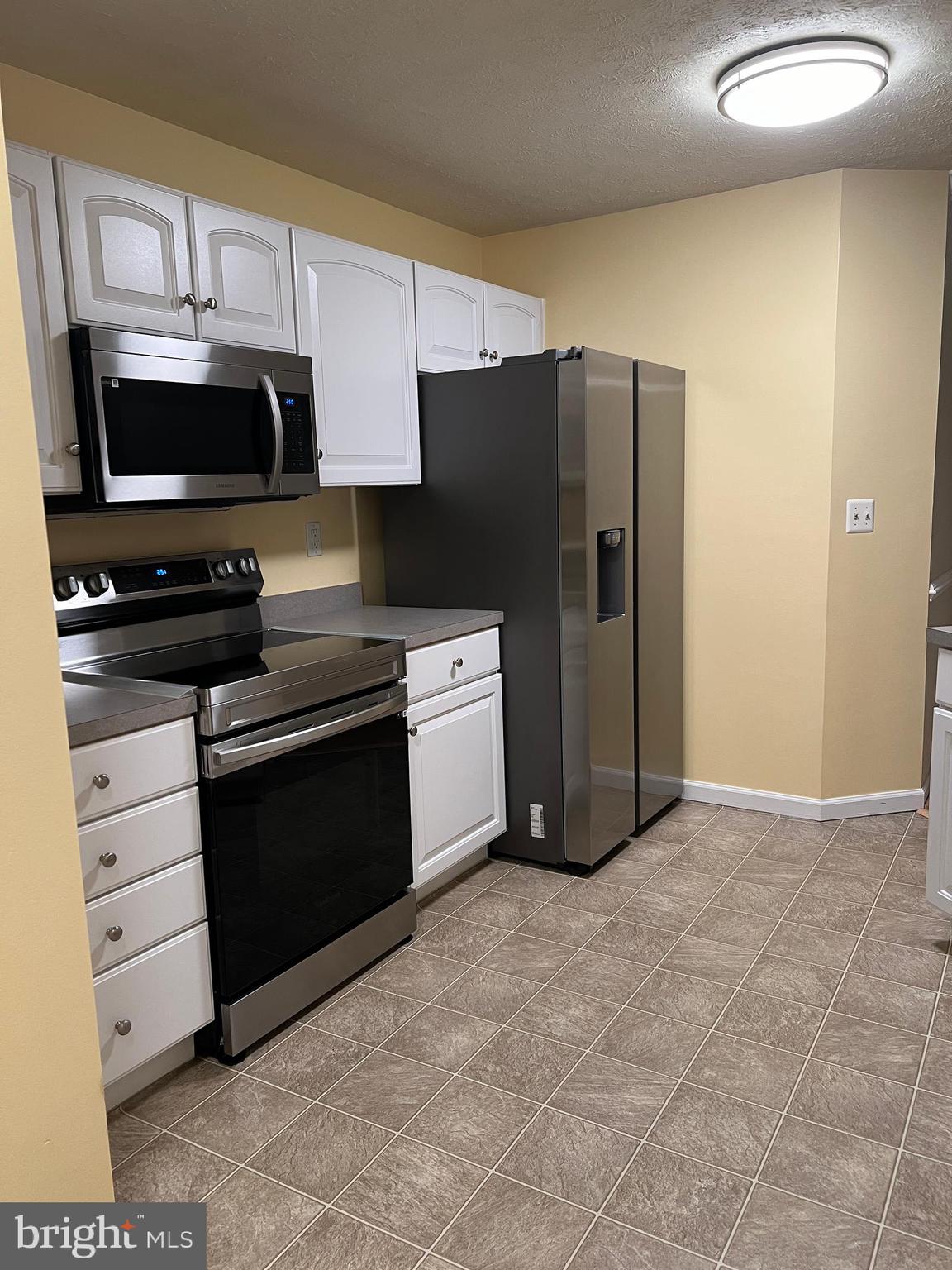 SILVER LAKE - Residential