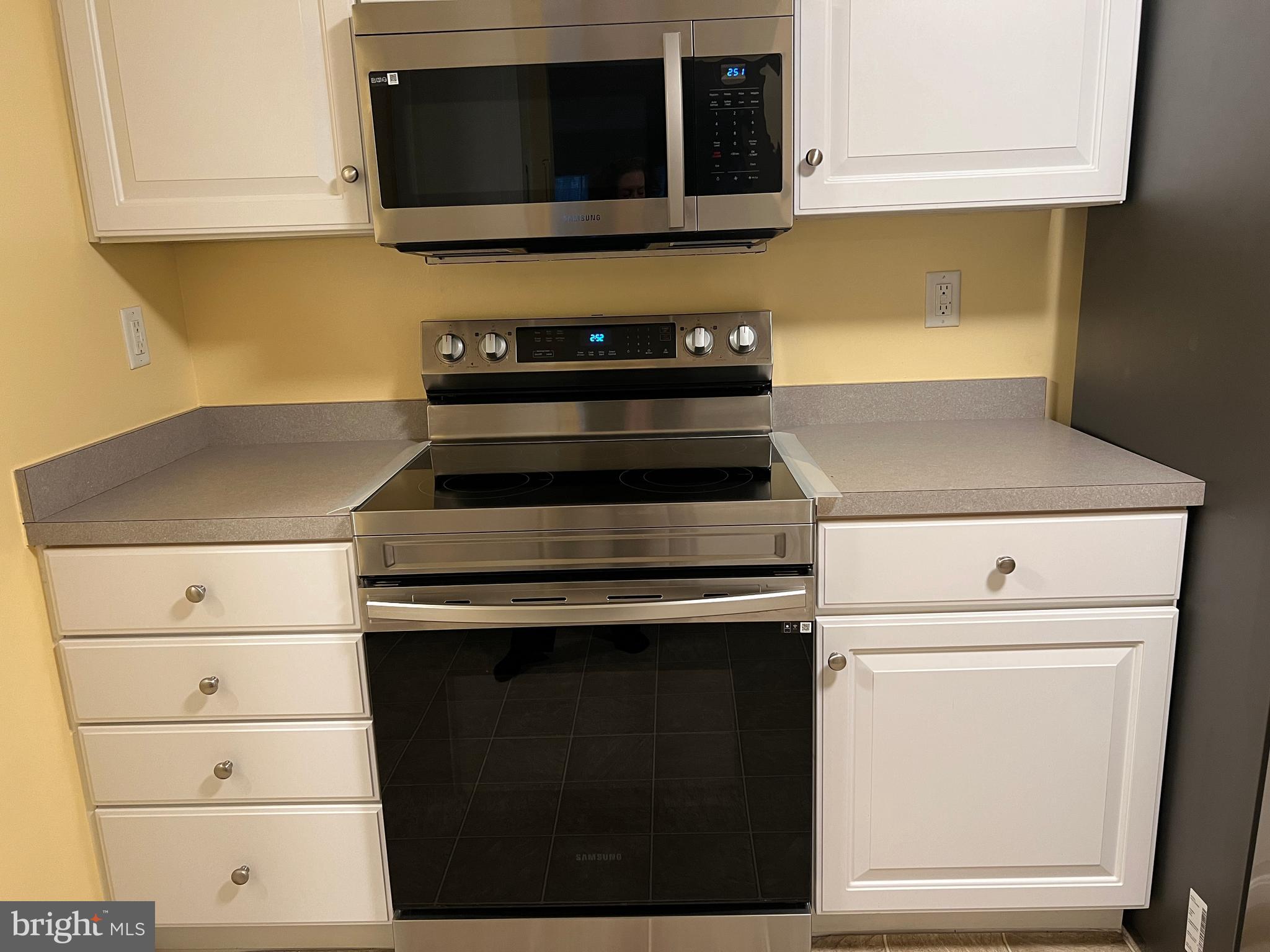 SILVER LAKE - Residential