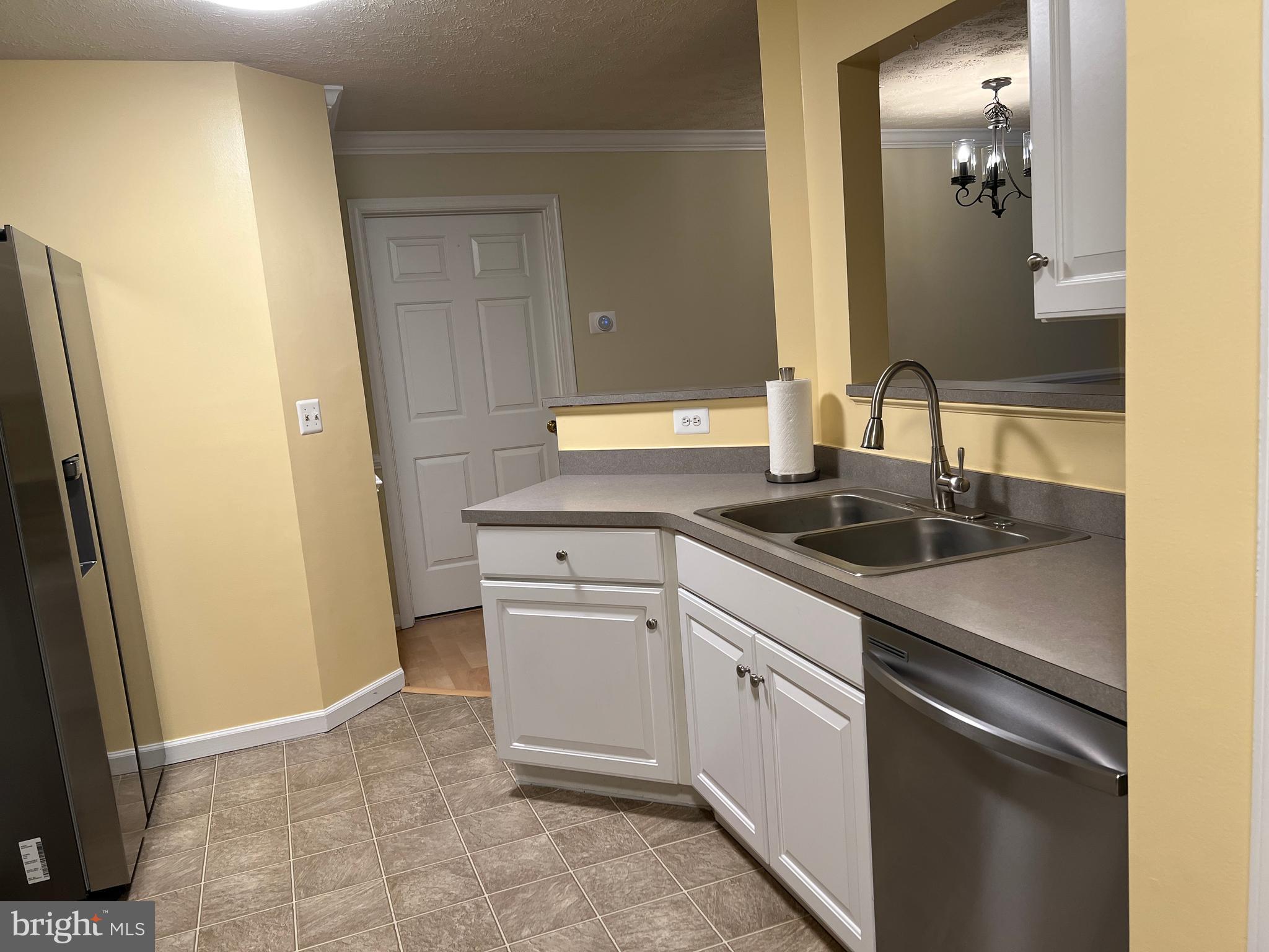 SILVER LAKE - Residential