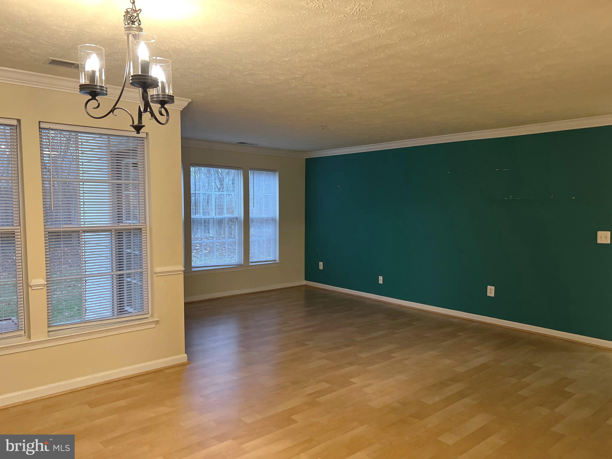 SILVER LAKE - Residential