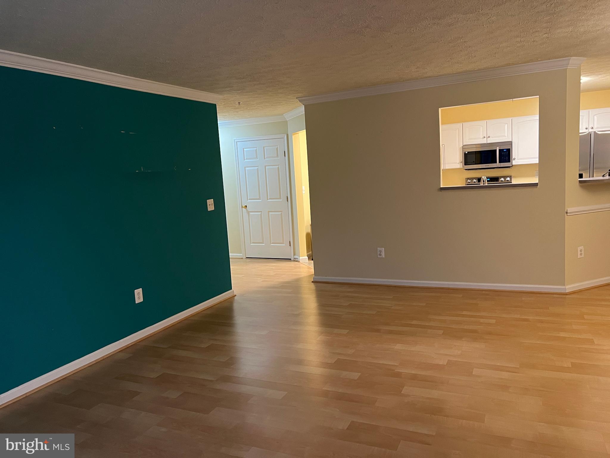 SILVER LAKE - Residential