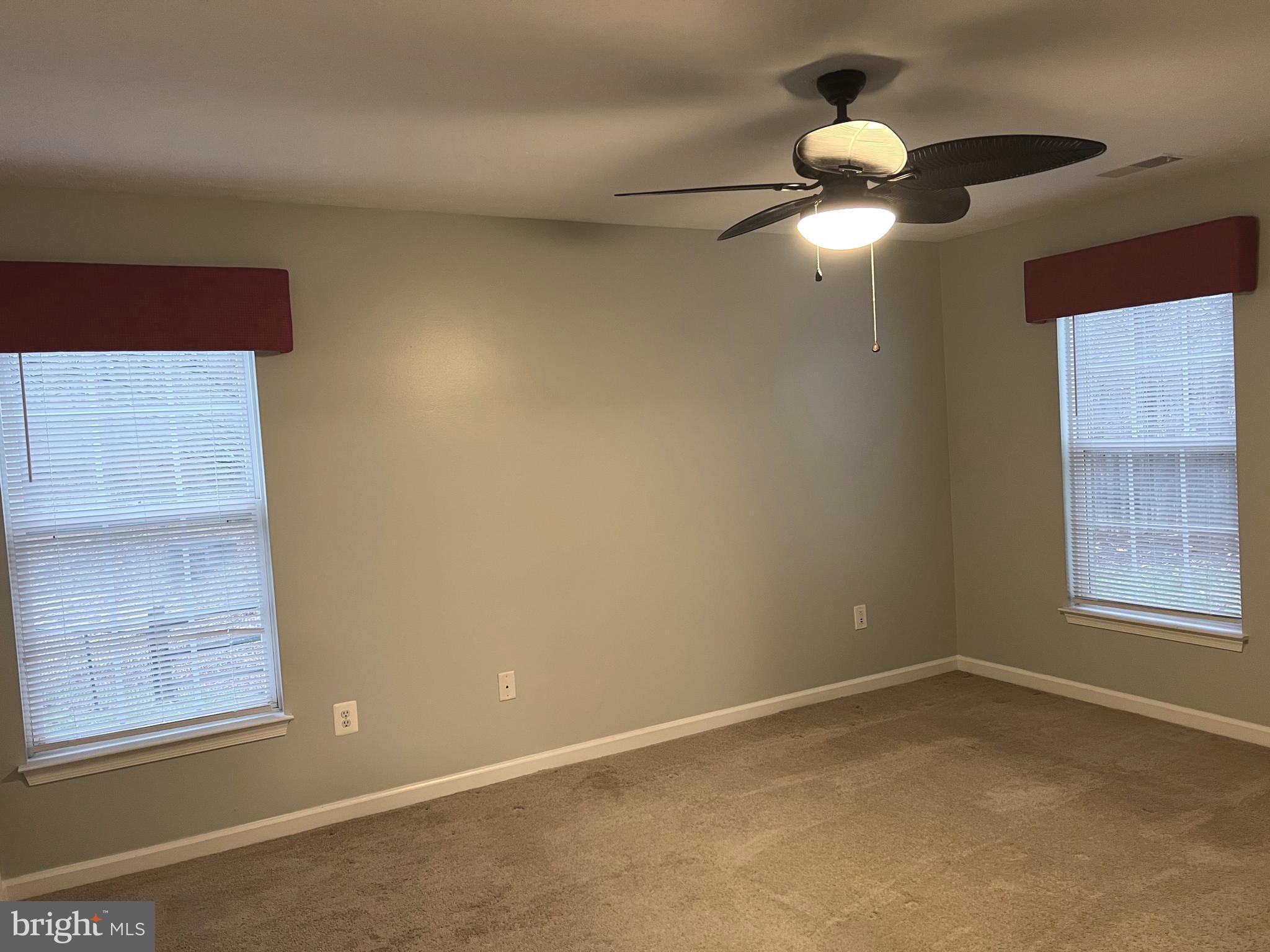 SILVER LAKE - Residential