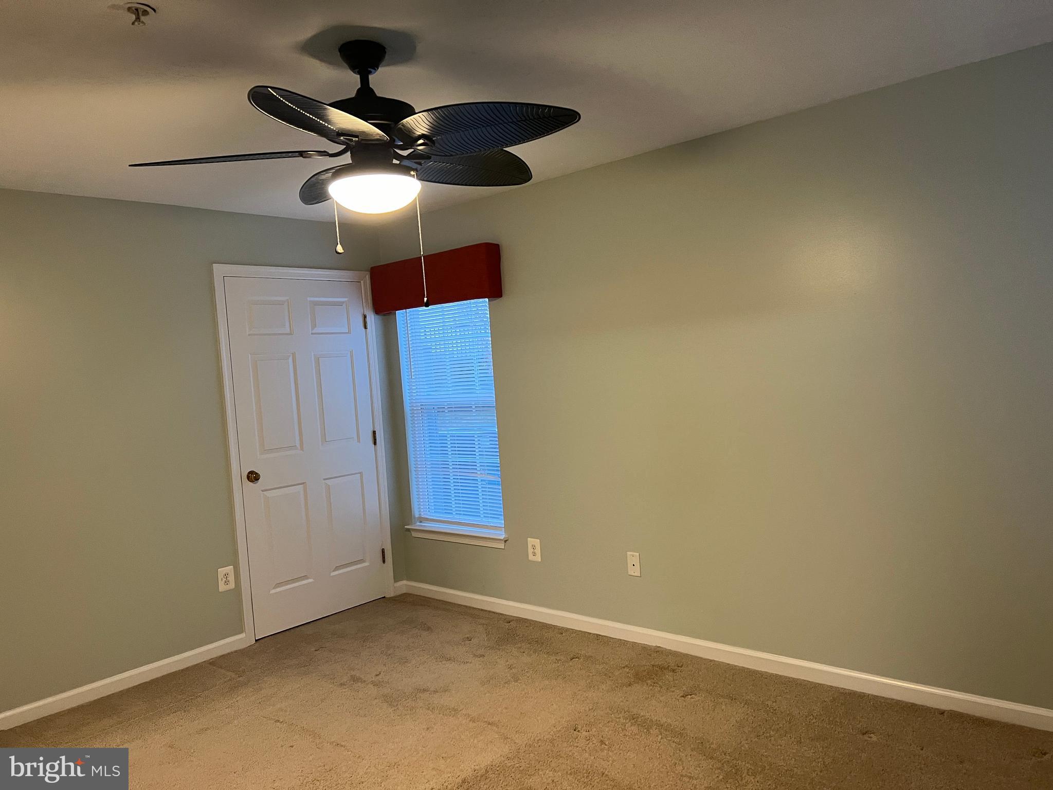 SILVER LAKE - Residential