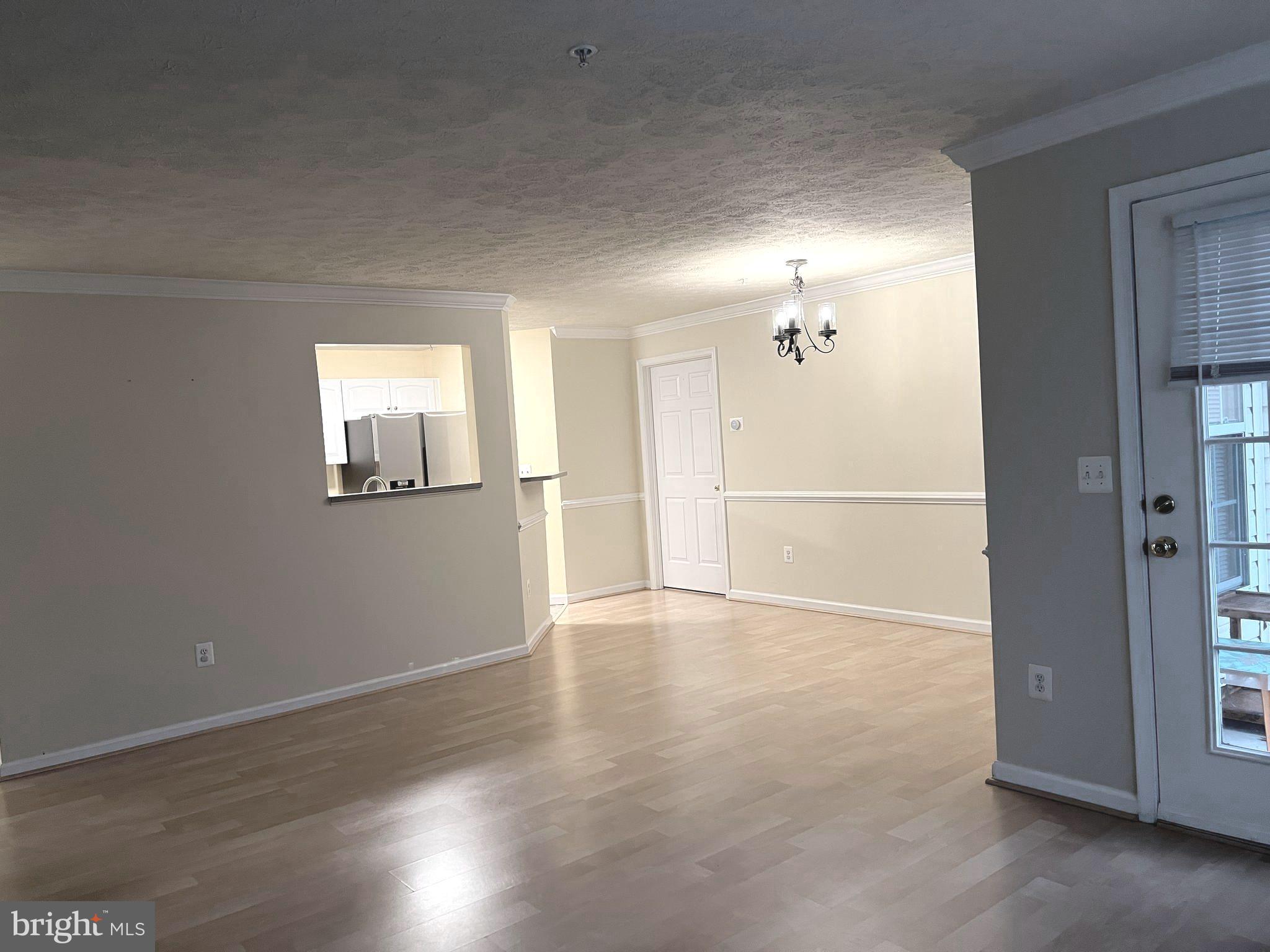 SILVER LAKE - Residential