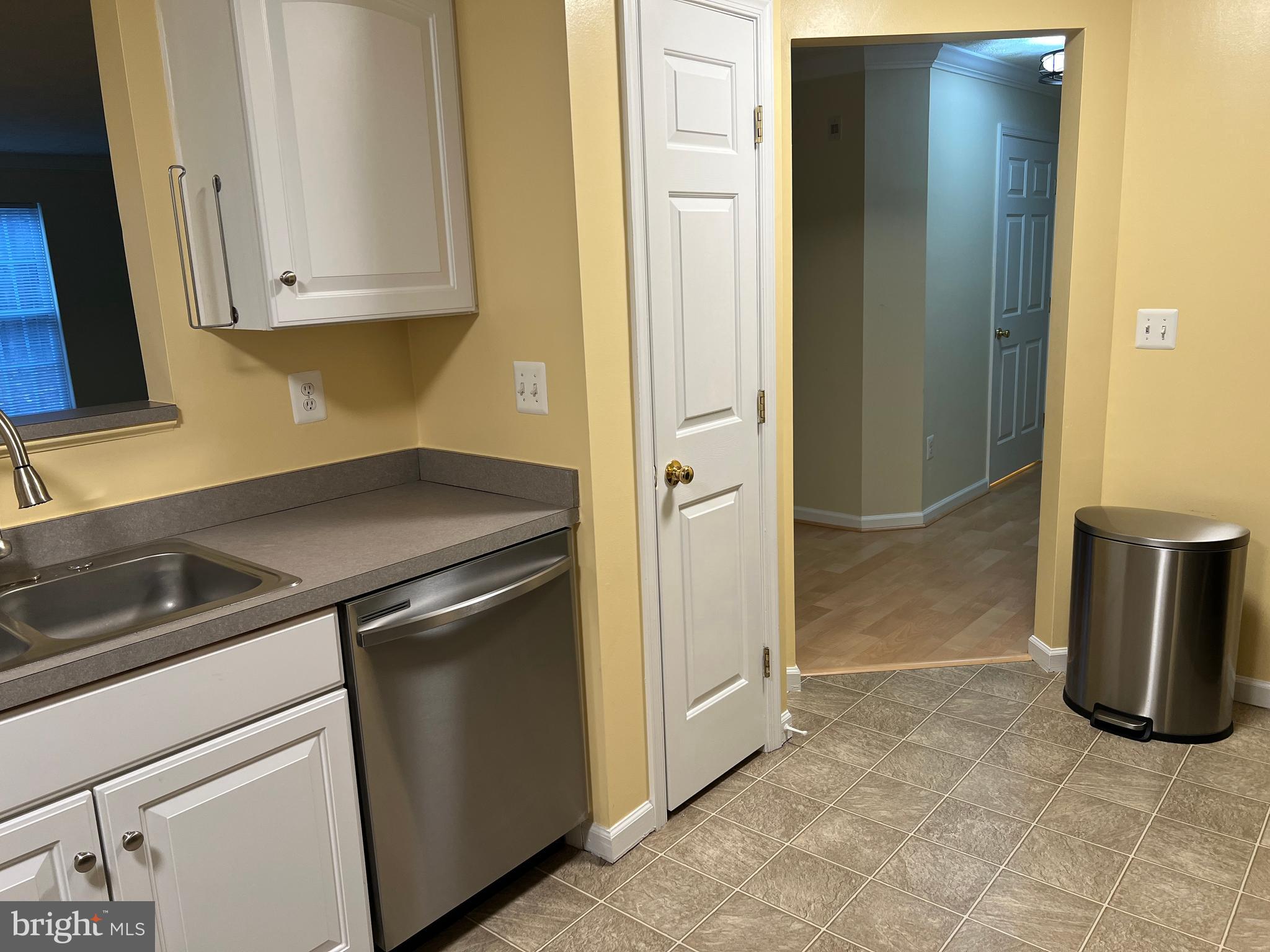 SILVER LAKE - Residential