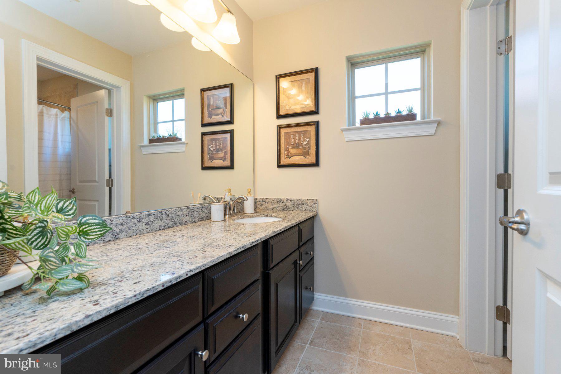 STONELEIGH SUMMIT - Residential