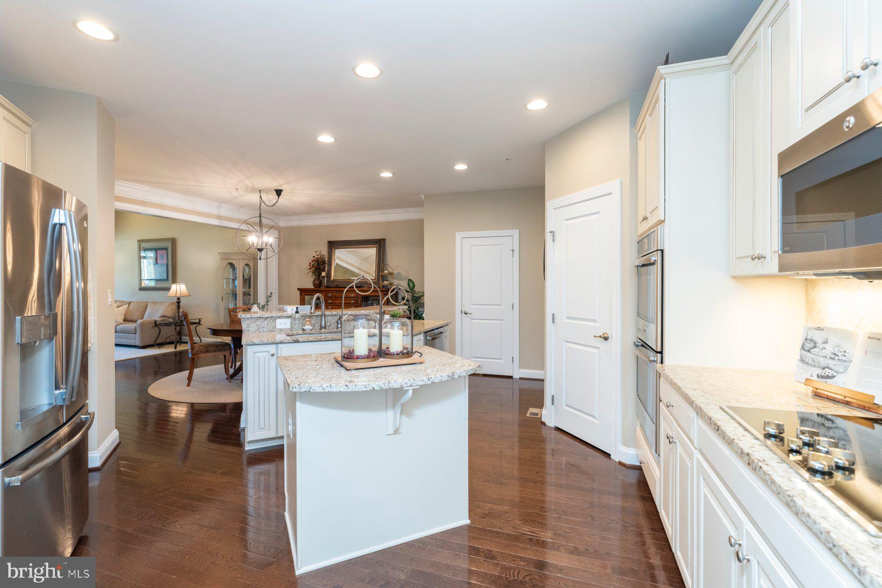 STONELEIGH SUMMIT - Residential