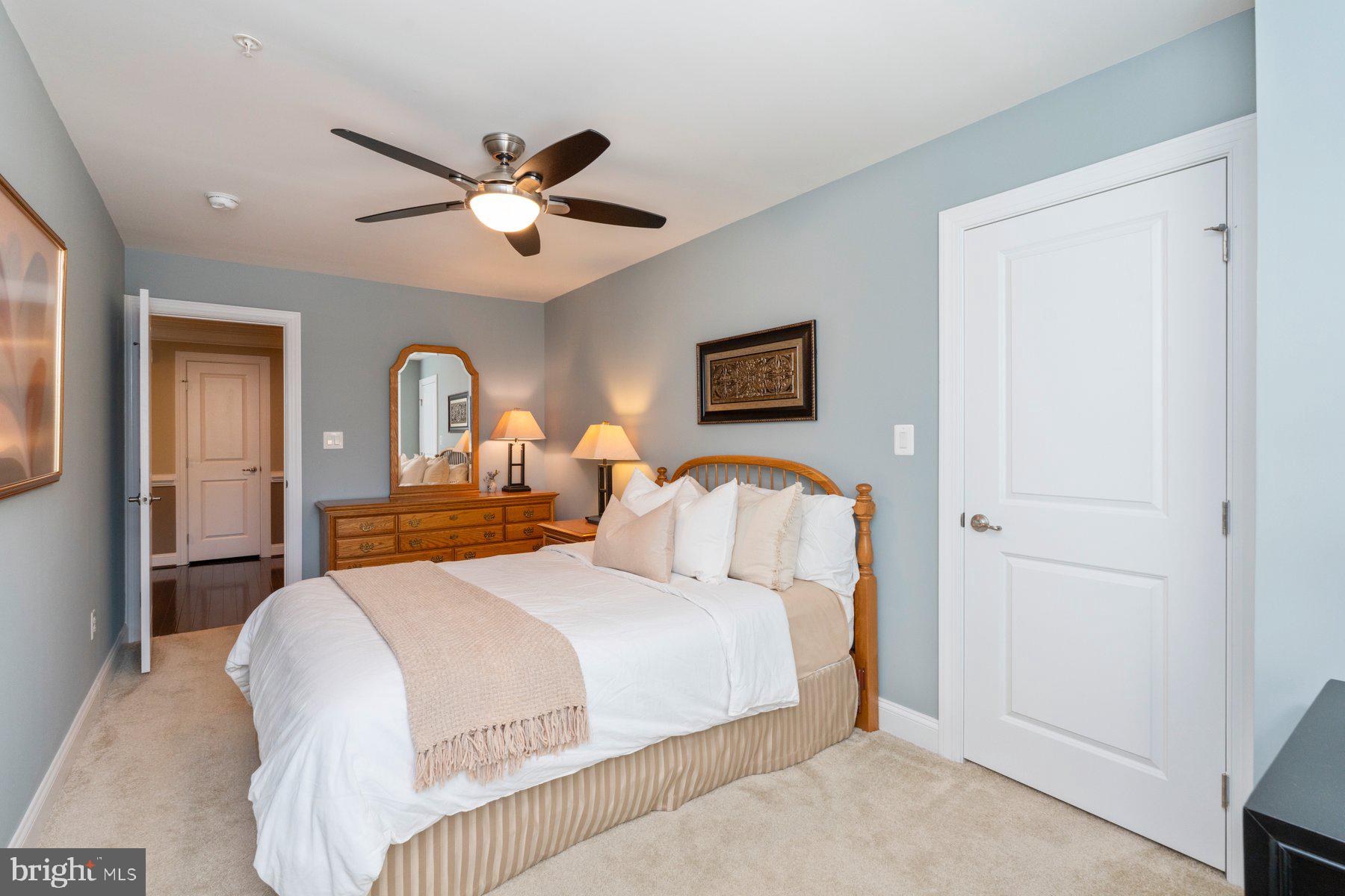 STONELEIGH SUMMIT - Residential