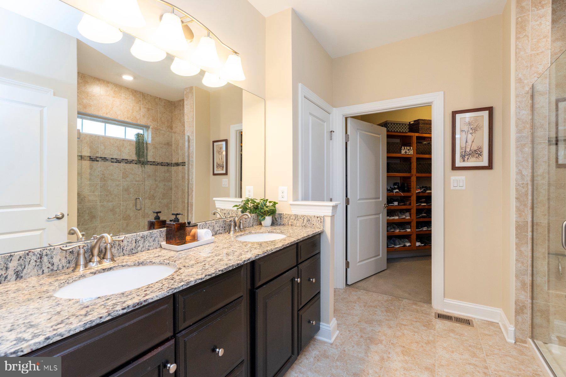 STONELEIGH SUMMIT - Residential