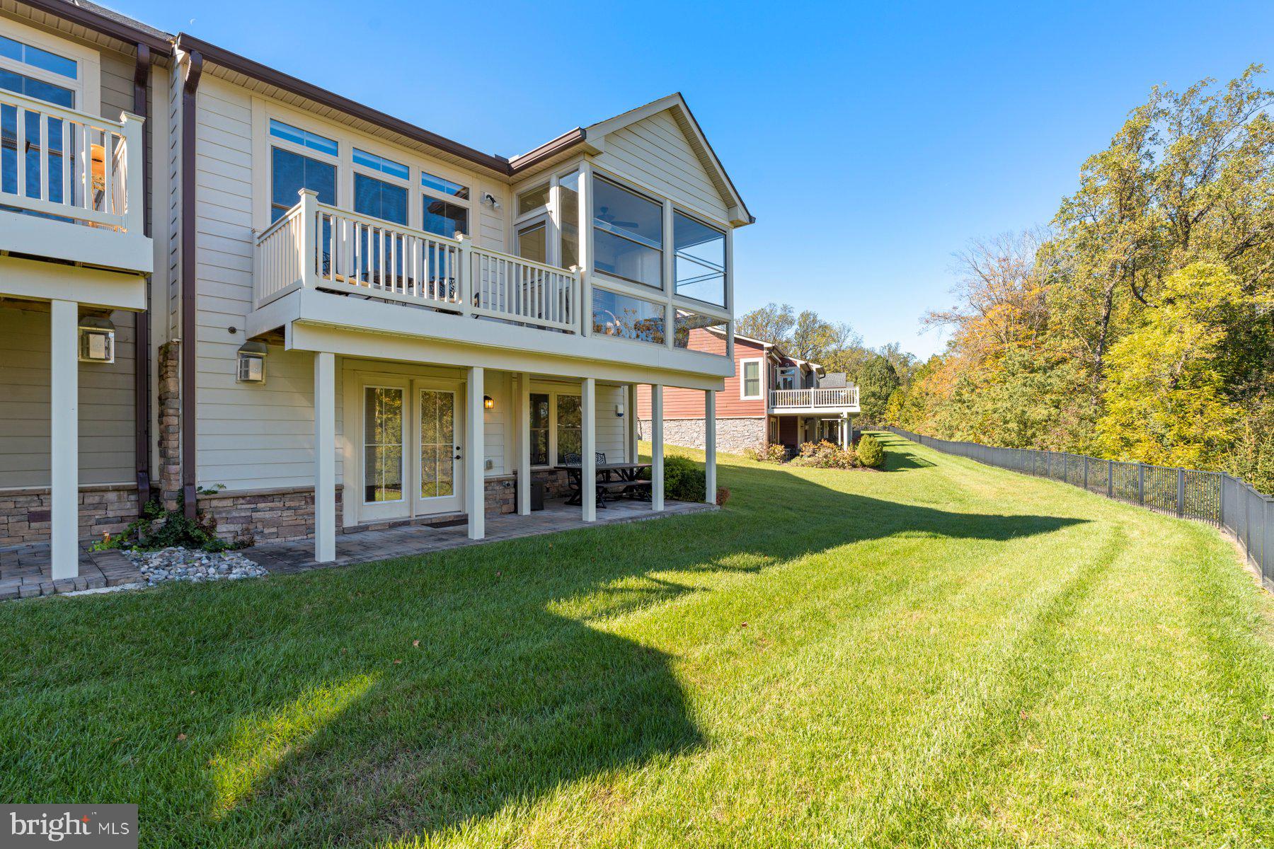 STONELEIGH SUMMIT - Residential
