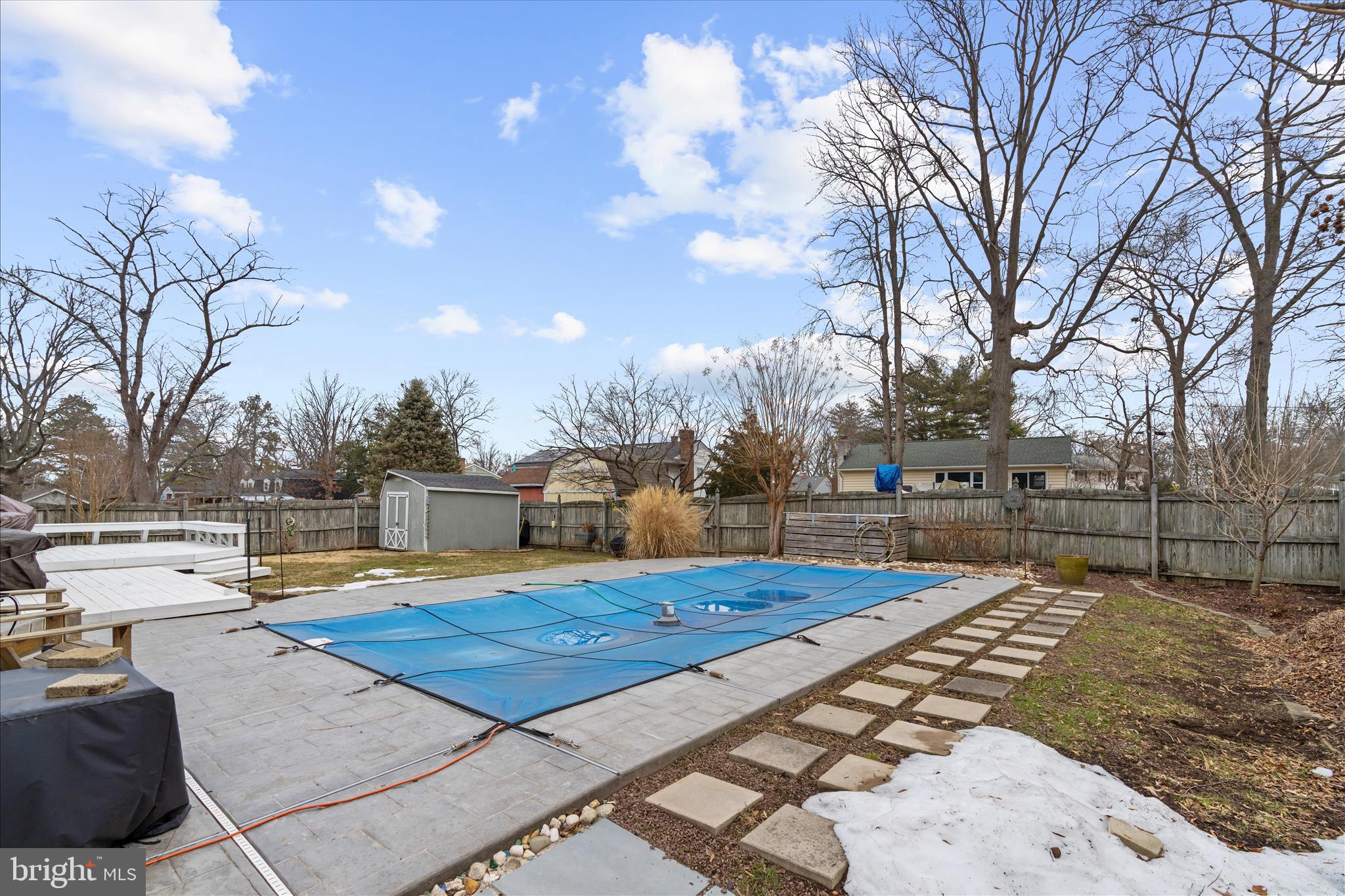 WEST MAGOTHY MANOR - Residential