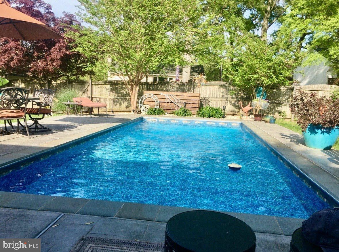 WEST MAGOTHY MANOR - Residential