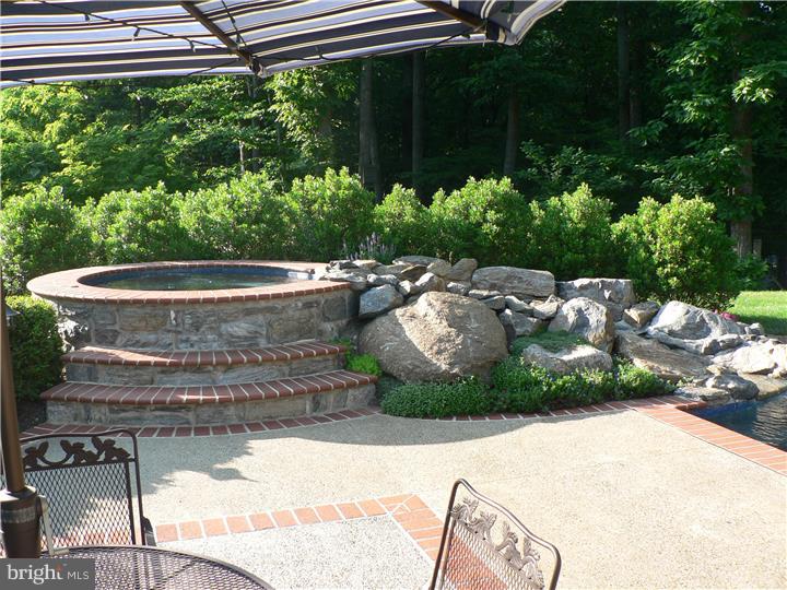 MAPLEWOODS - Residential