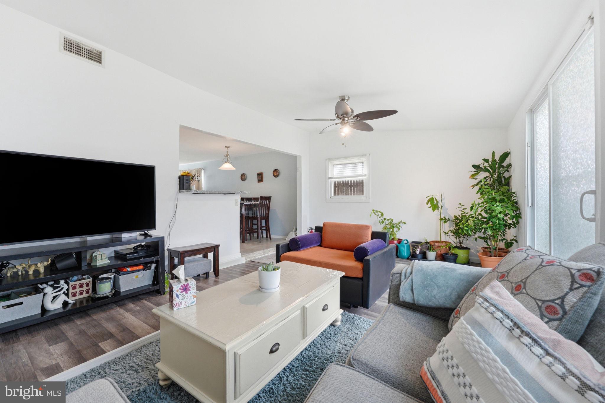 WHITEHALL - Residential