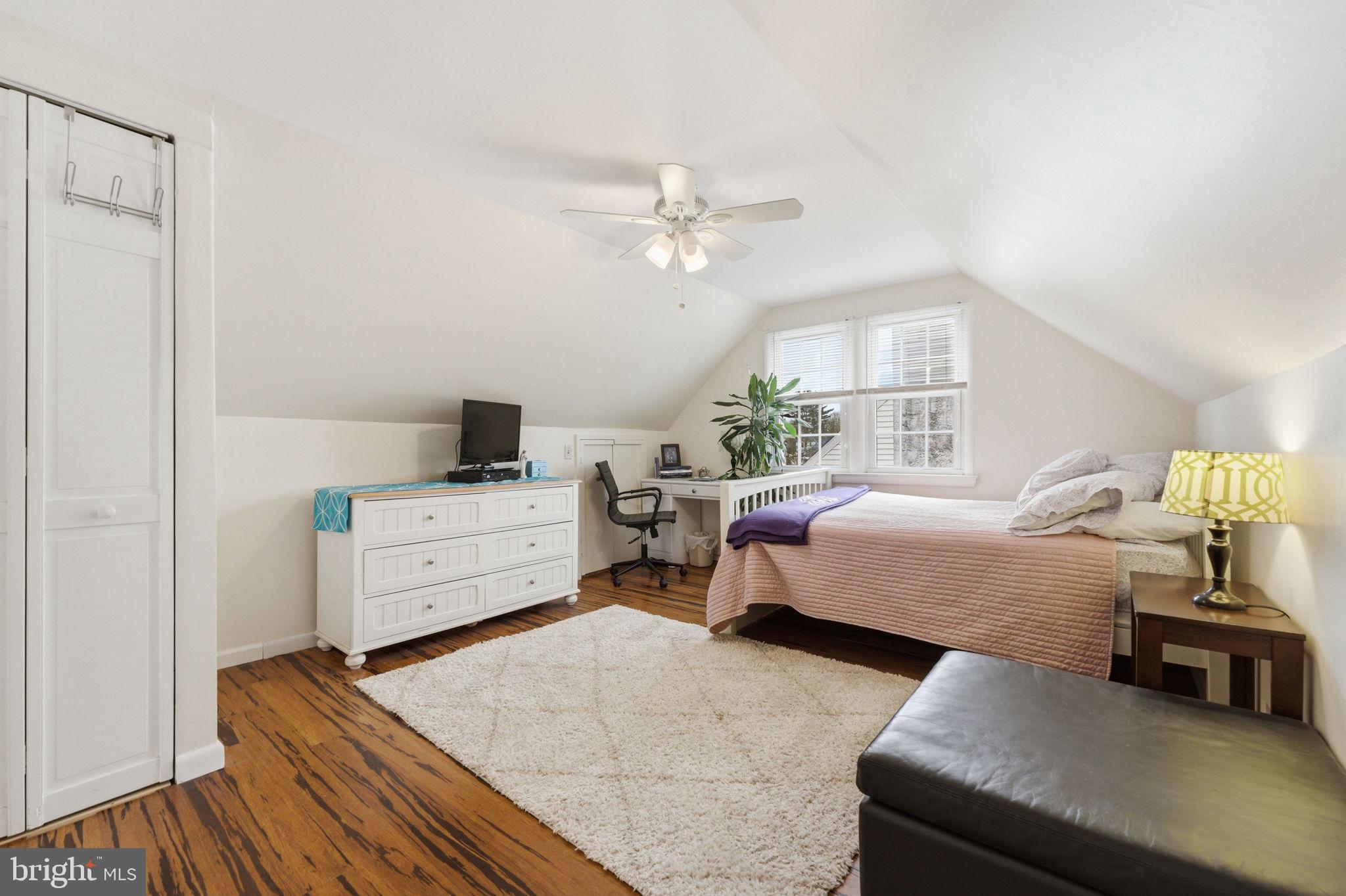 WHITEHALL - Residential