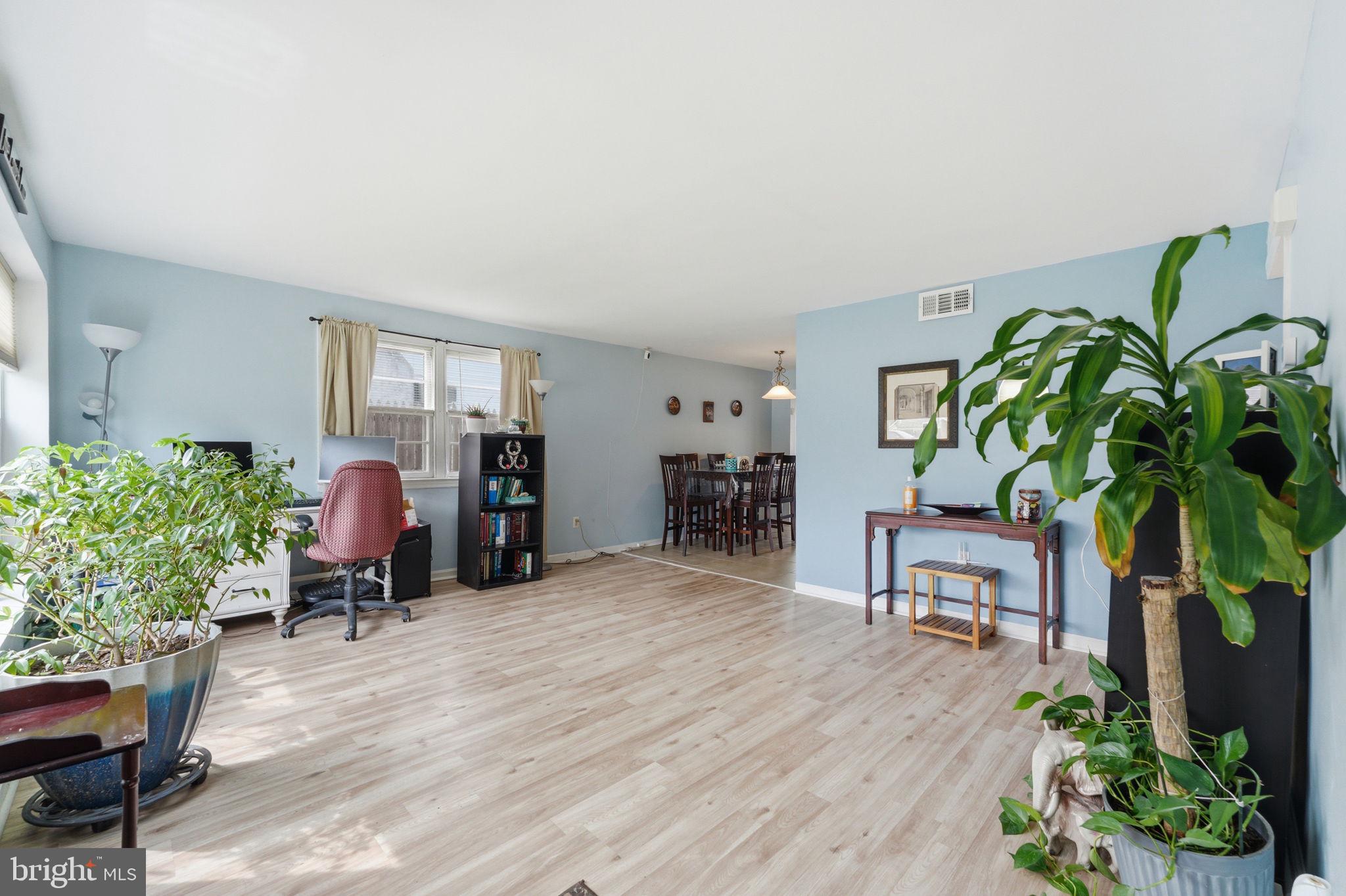 WHITEHALL - Residential