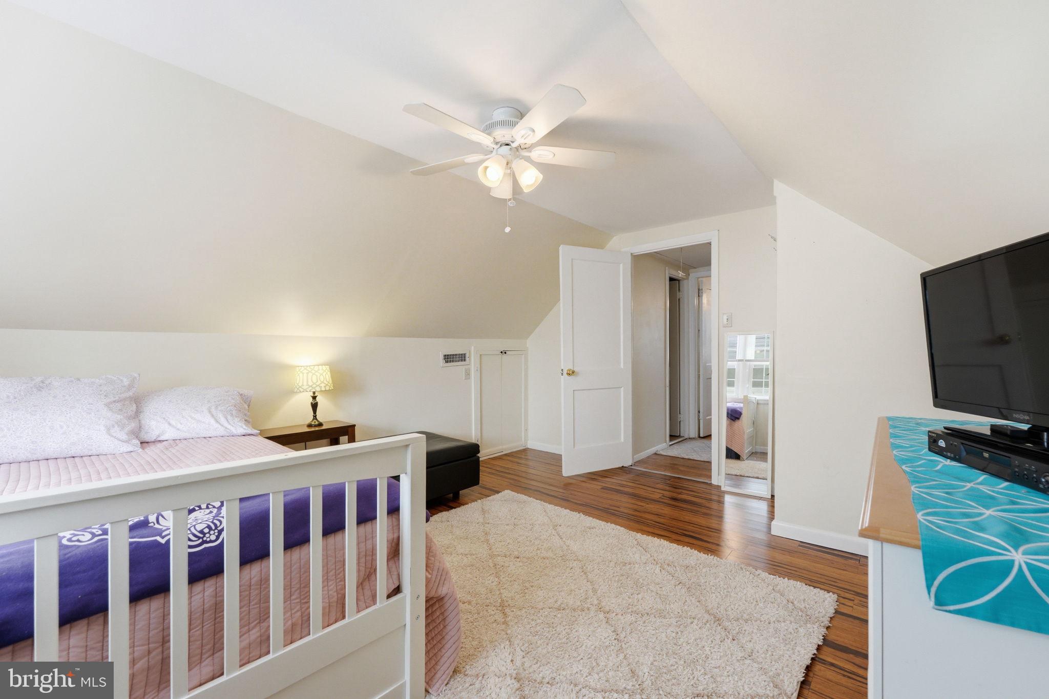 WHITEHALL - Residential