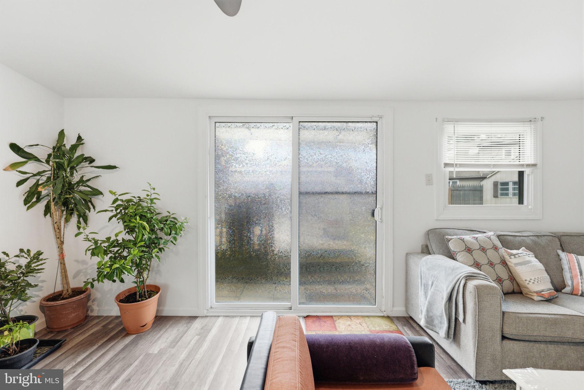 WHITEHALL - Residential