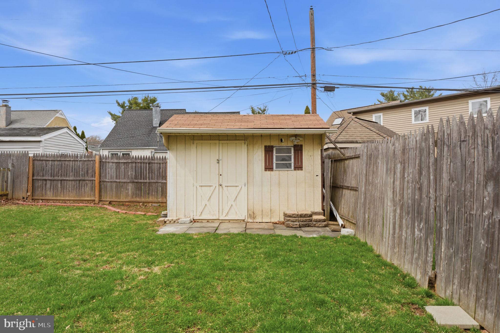 WHITEHALL - Residential