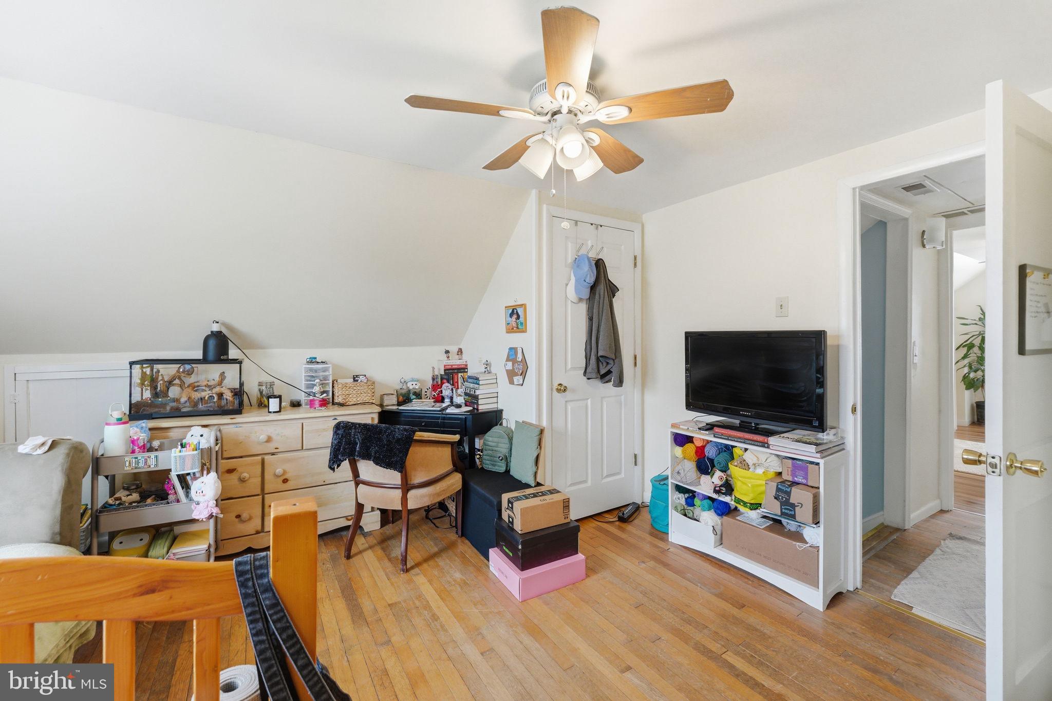 WHITEHALL - Residential