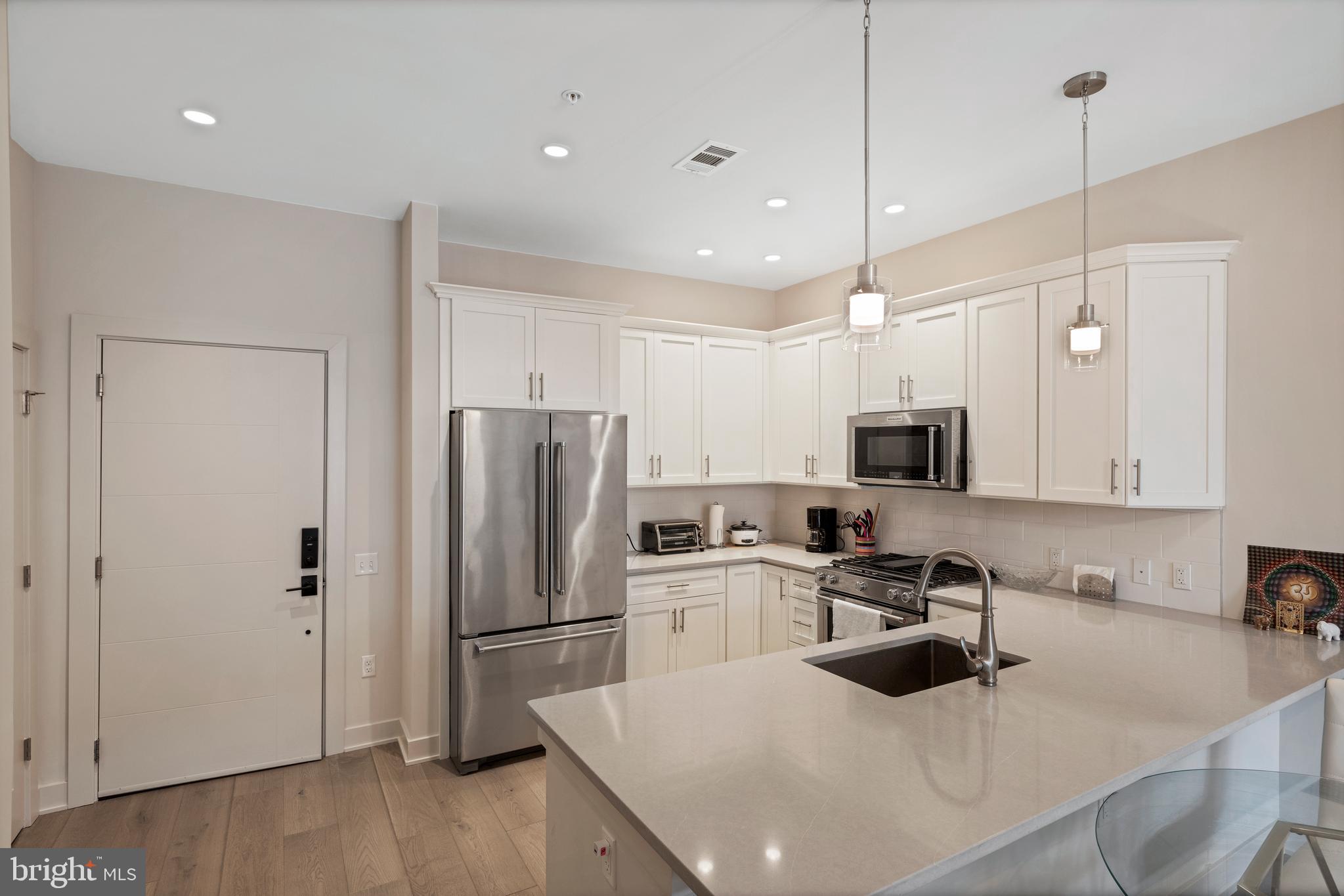 575 SOUTH CONDOS - Residential