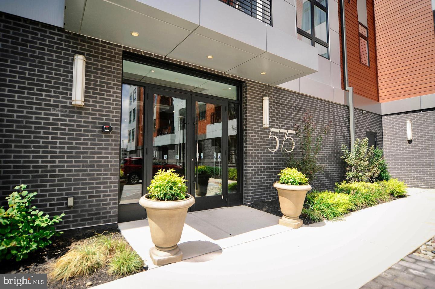 575 SOUTH CONDOS - Residential