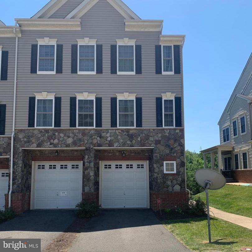 RIVER OAKS - Residential Lease