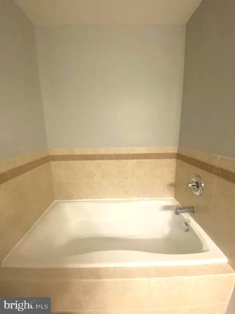 RIVER OAKS - Residential Lease