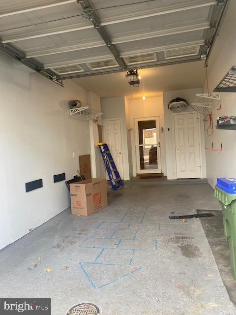 RIVER OAKS - Residential Lease