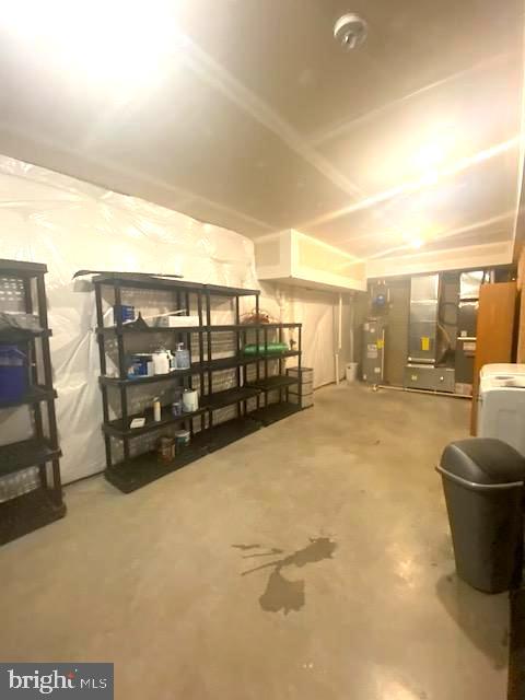 RIVER OAKS - Residential Lease