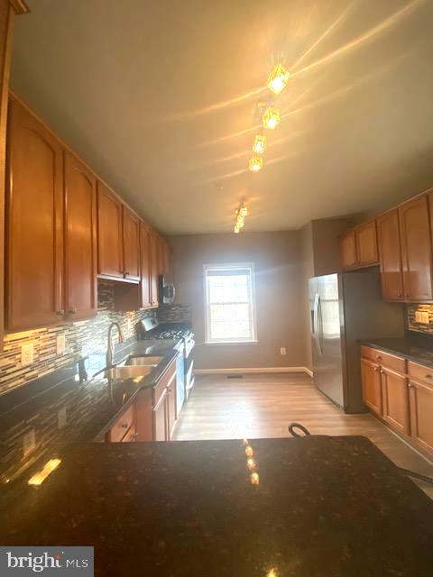 RIVER OAKS - Residential Lease