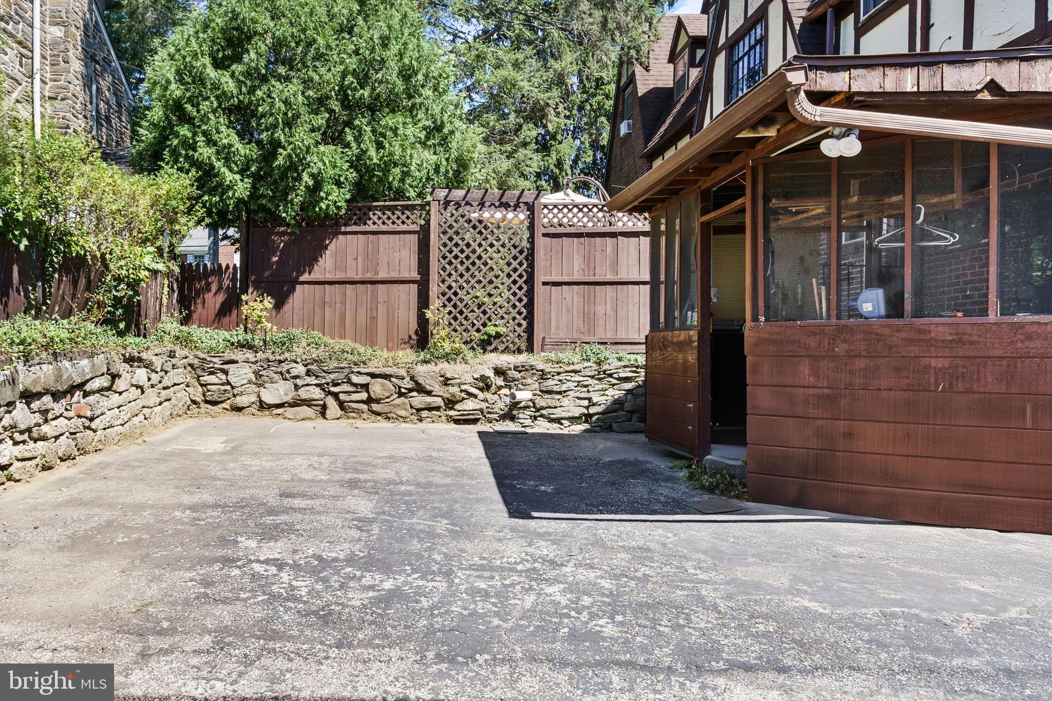 ARONIMINK - Residential