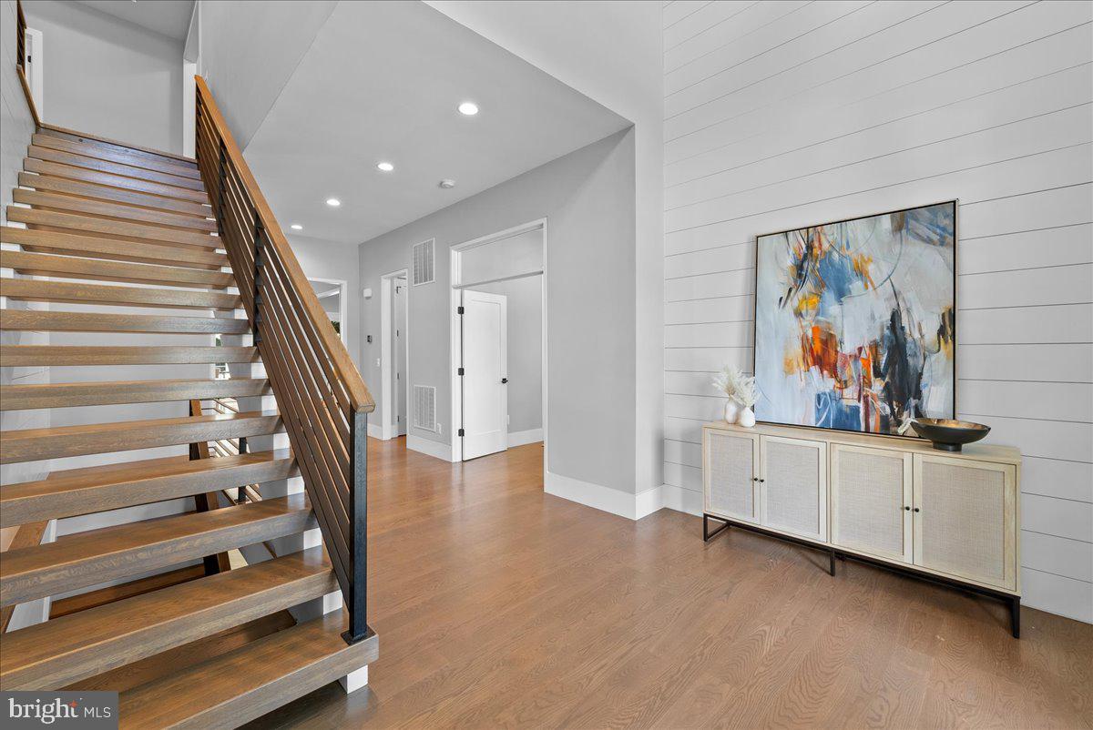 GARDEN CITY - Residential