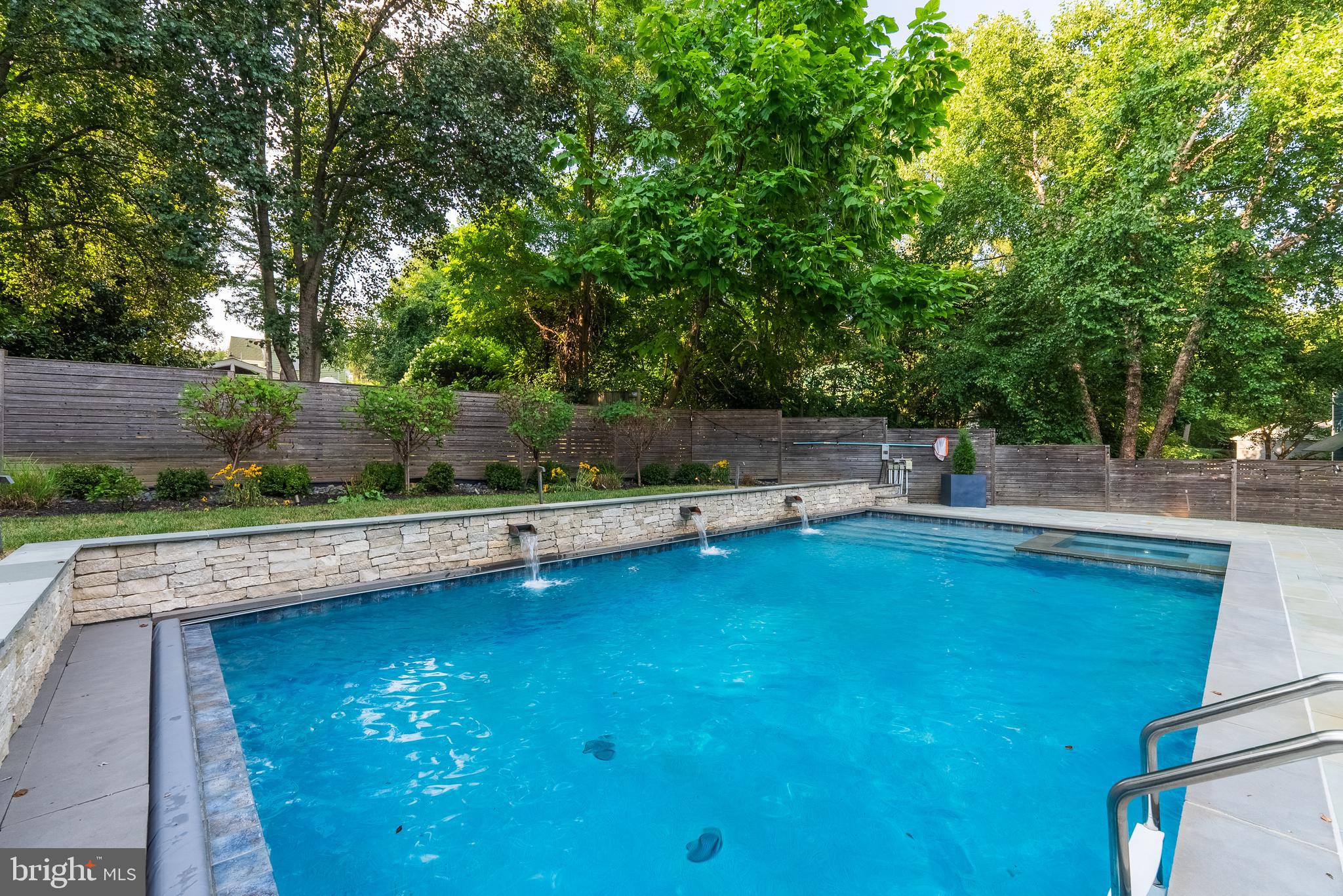 GARDEN CITY - Residential