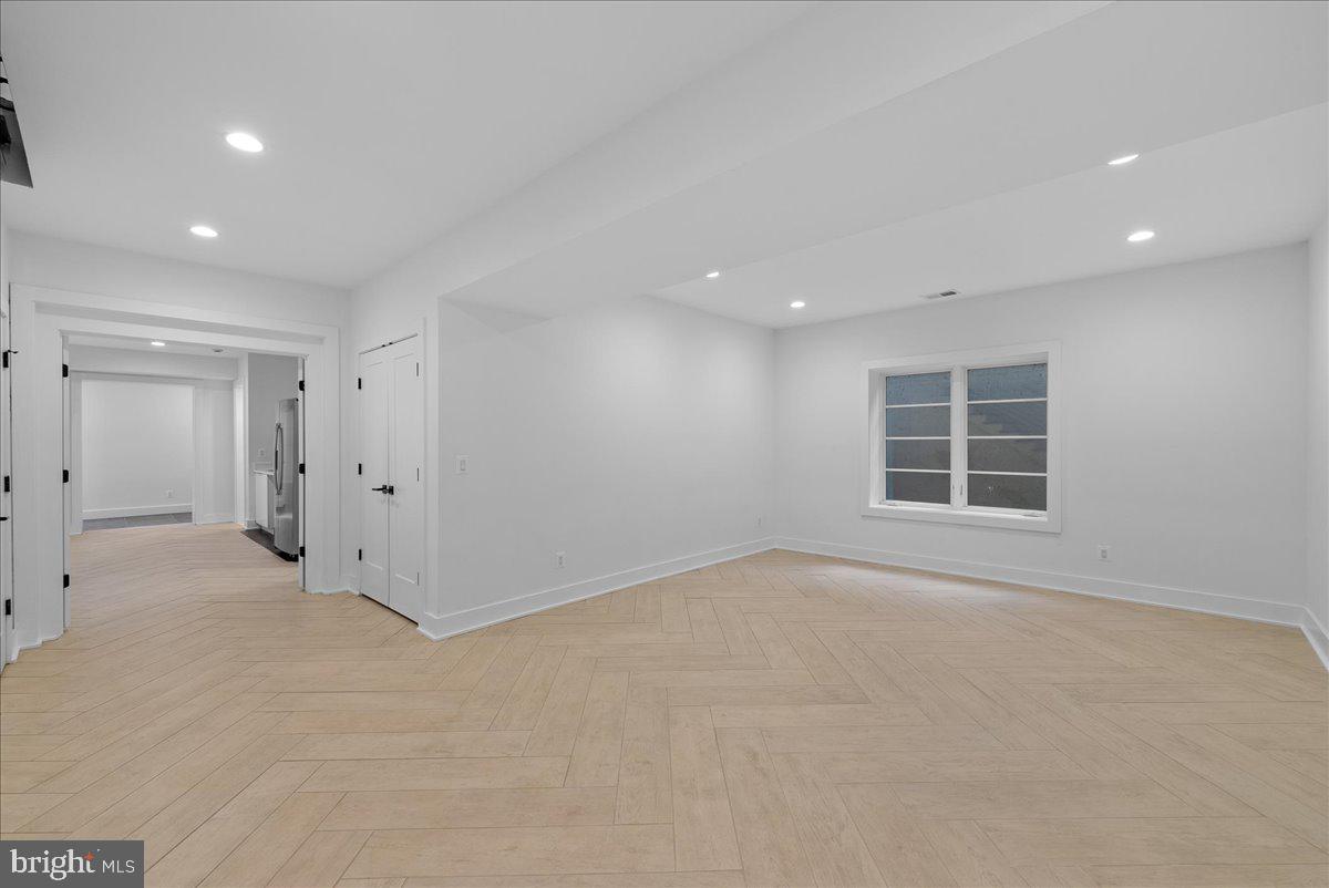 GARDEN CITY - Residential