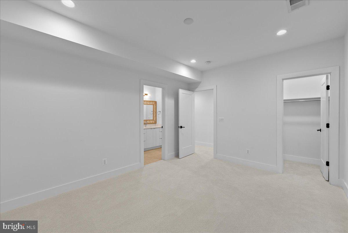 GARDEN CITY - Residential