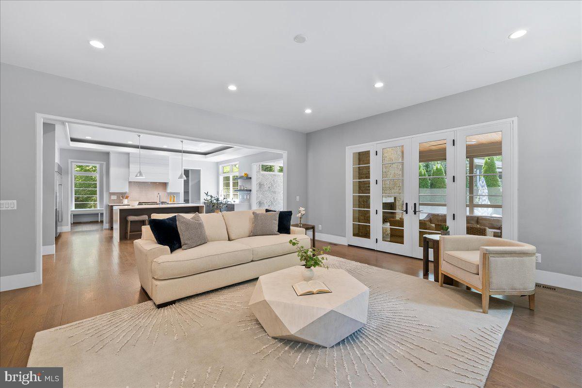 GARDEN CITY - Residential