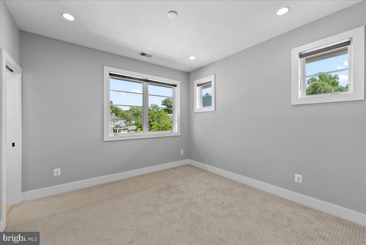 GARDEN CITY - Residential