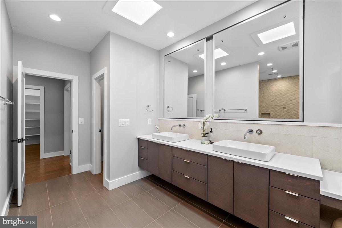 GARDEN CITY - Residential