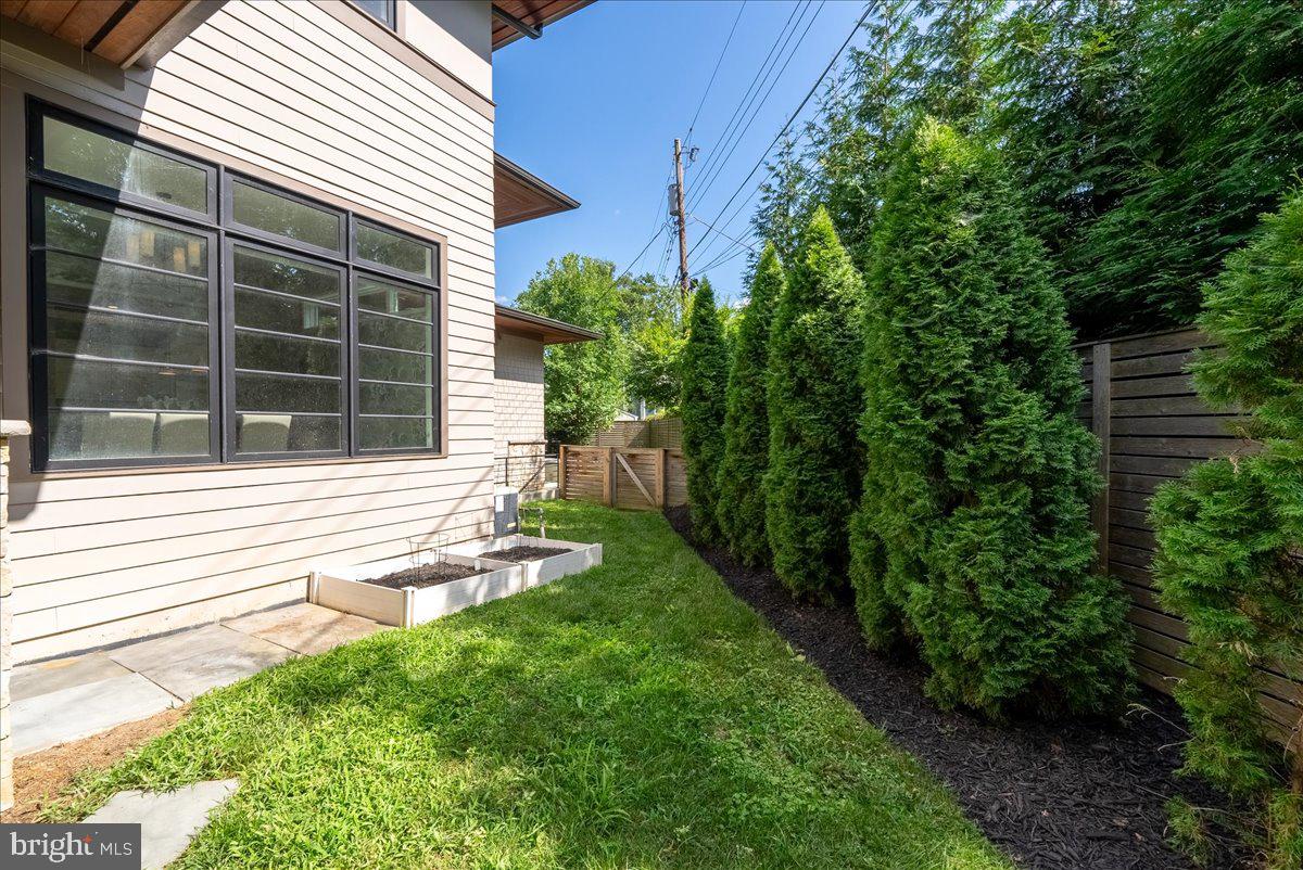 GARDEN CITY - Residential