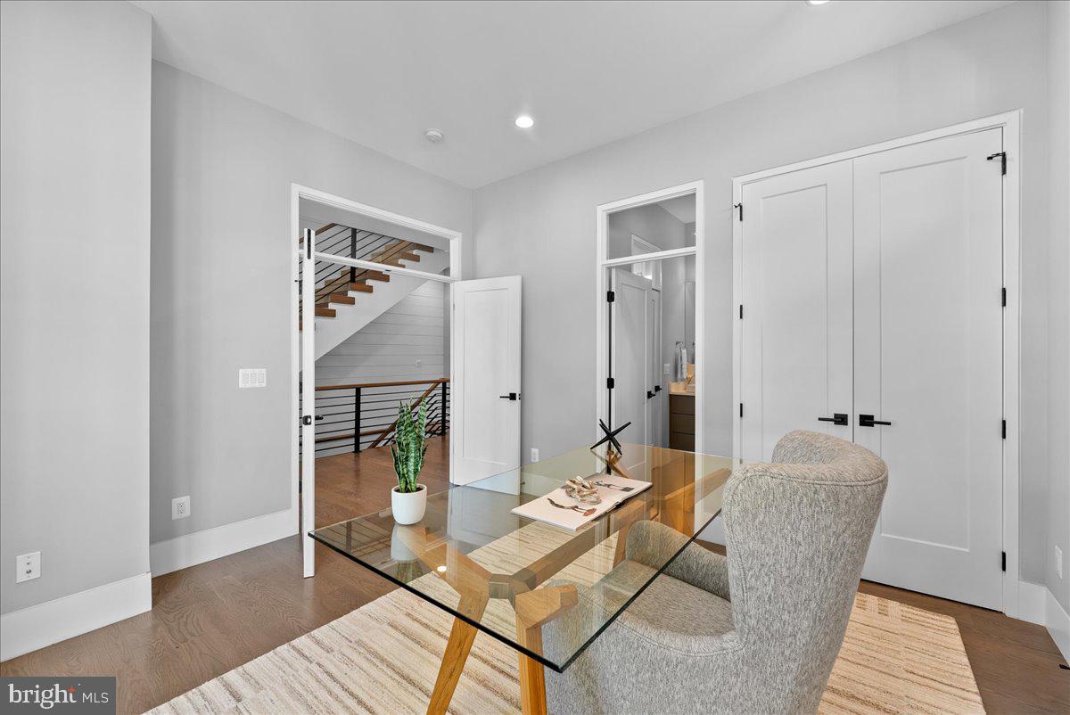 GARDEN CITY - Residential