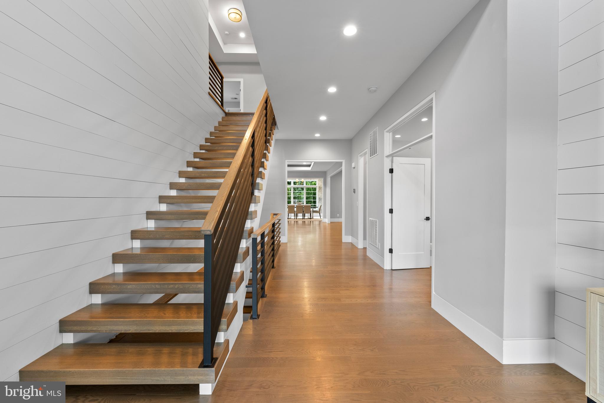 GARDEN CITY - Residential