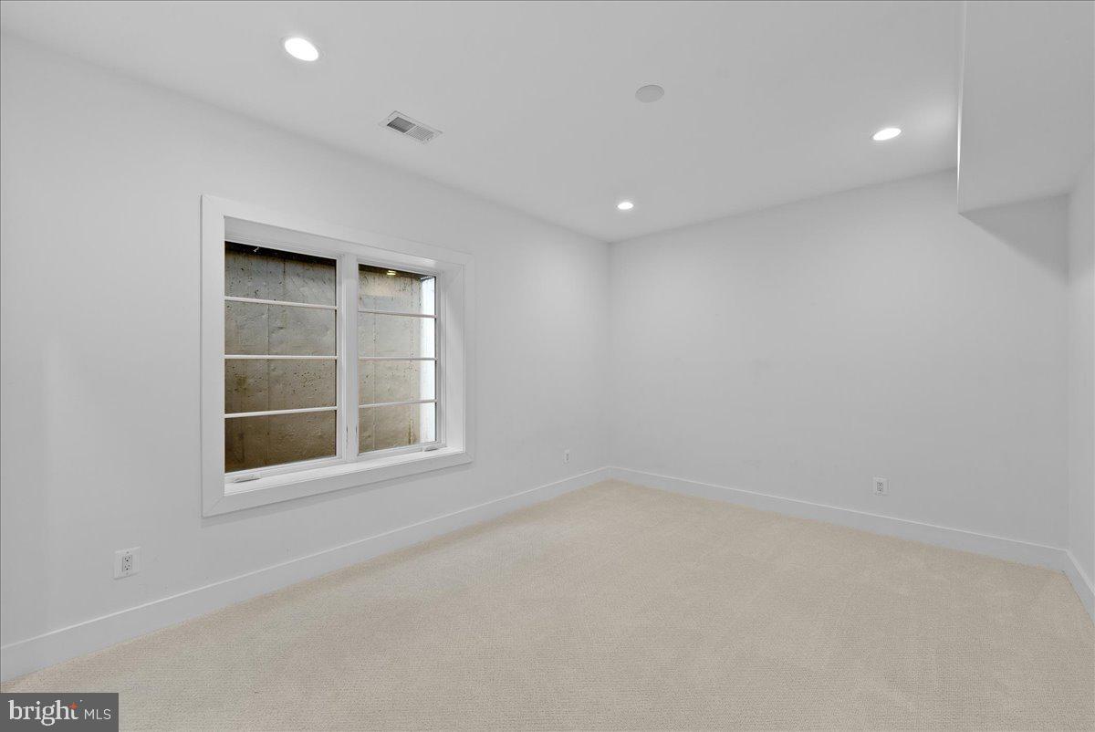 GARDEN CITY - Residential