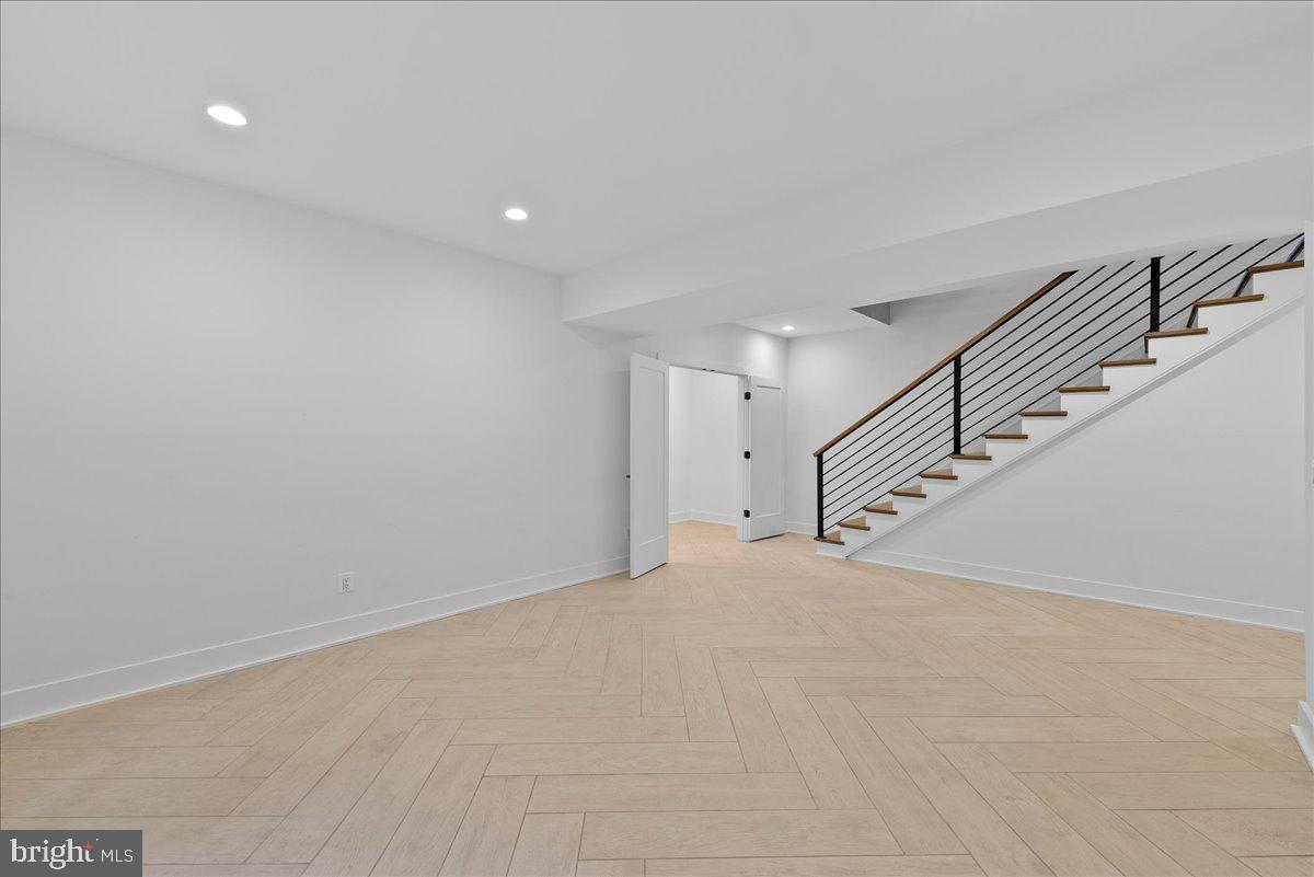 GARDEN CITY - Residential