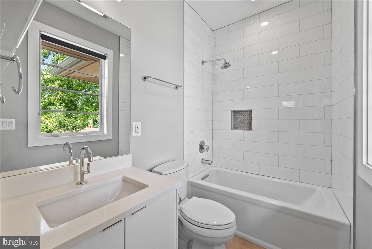 GARDEN CITY - Residential