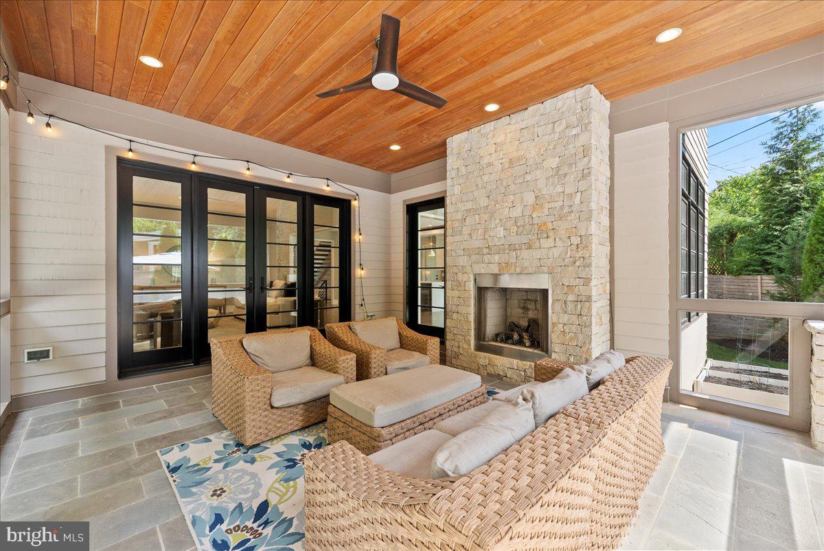 GARDEN CITY - Residential