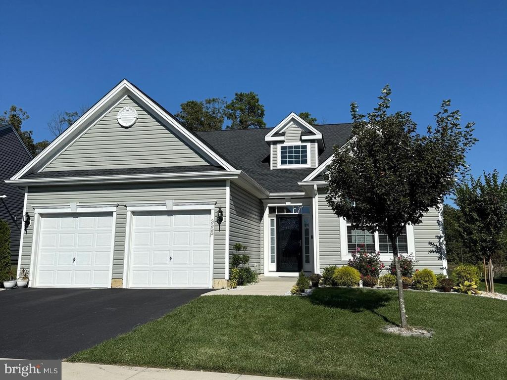 Photo of 3555 Castleton Dr, WILLIAMSTOWN, NJ 08094 (MLS # NJGL2062632)